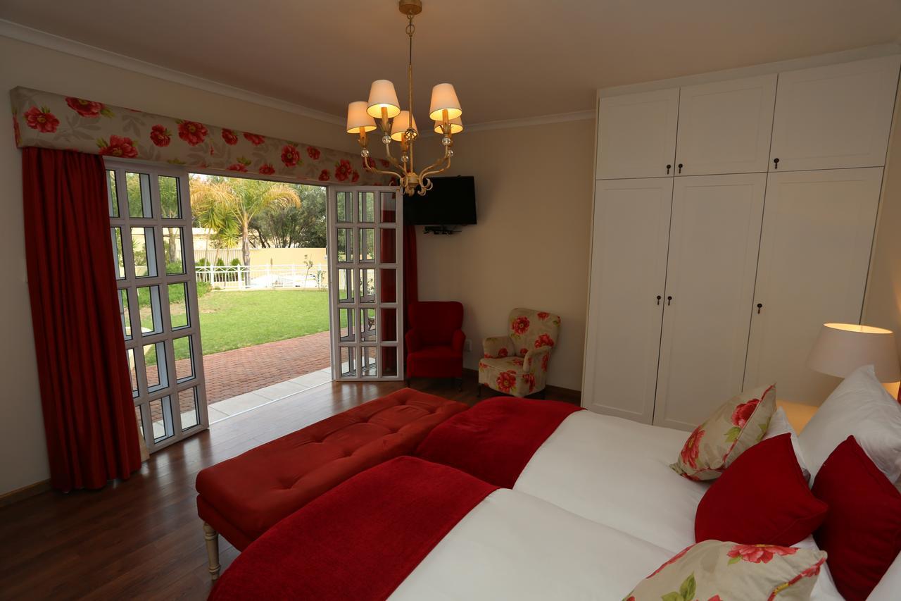 Villa Moringa Guesthouse Windhoek Exterior photo